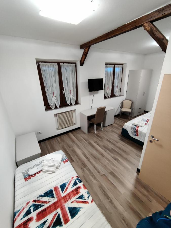Albergo Baffo Chiuro Luaran gambar