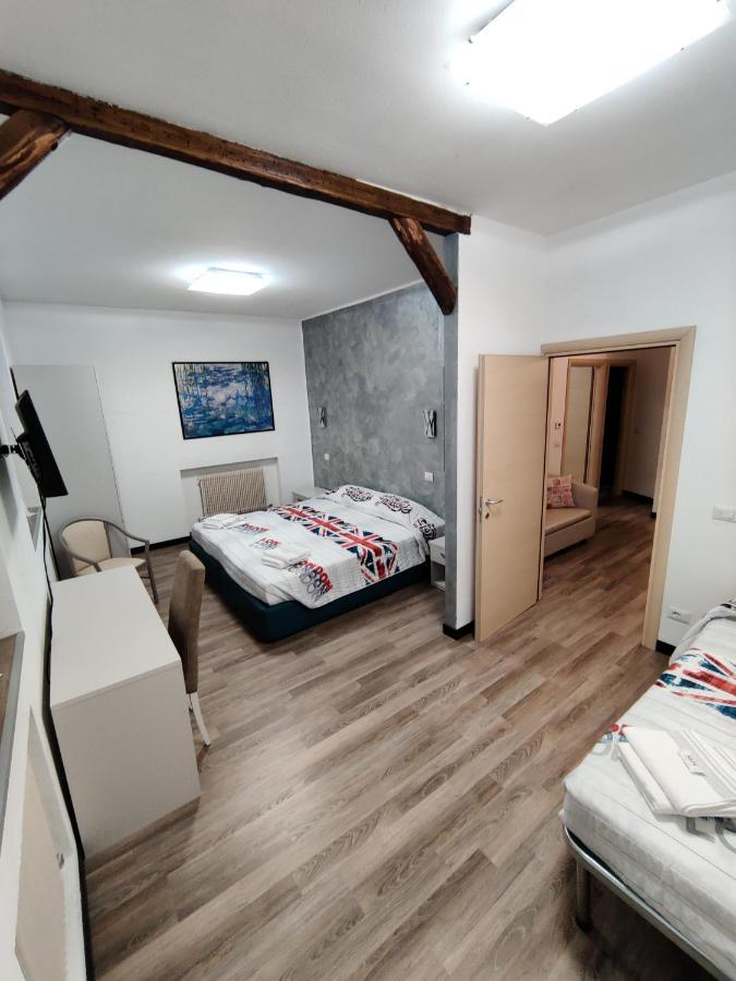 Albergo Baffo Chiuro Luaran gambar