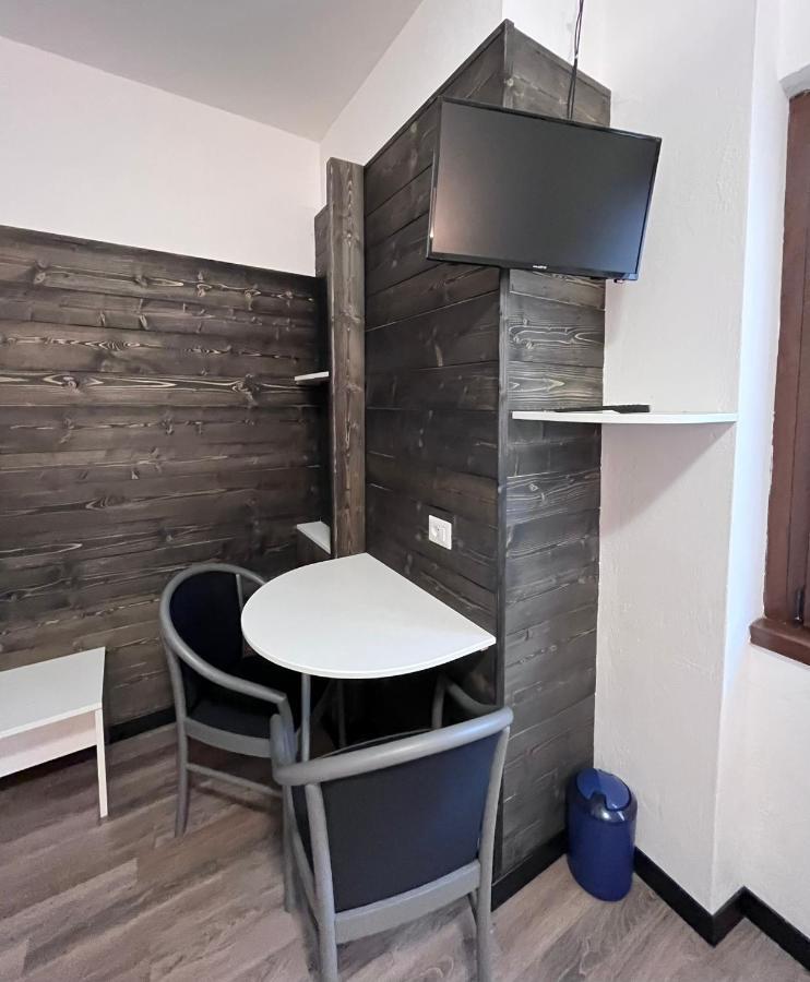 Albergo Baffo Chiuro Luaran gambar