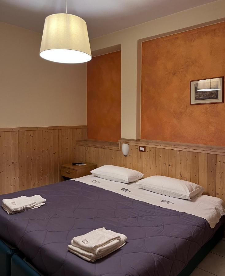 Albergo Baffo Chiuro Luaran gambar