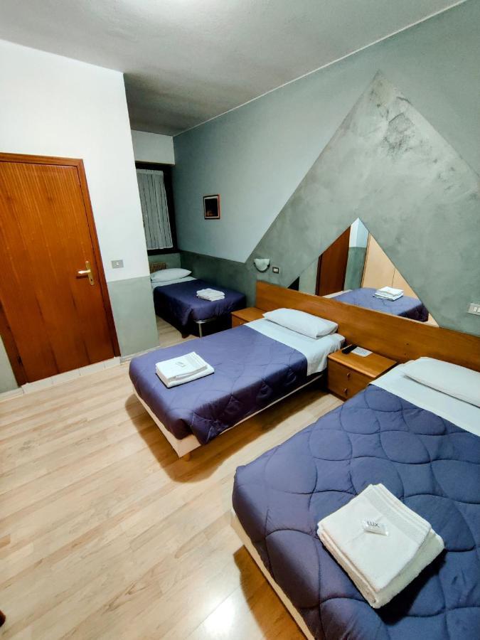 Albergo Baffo Chiuro Luaran gambar